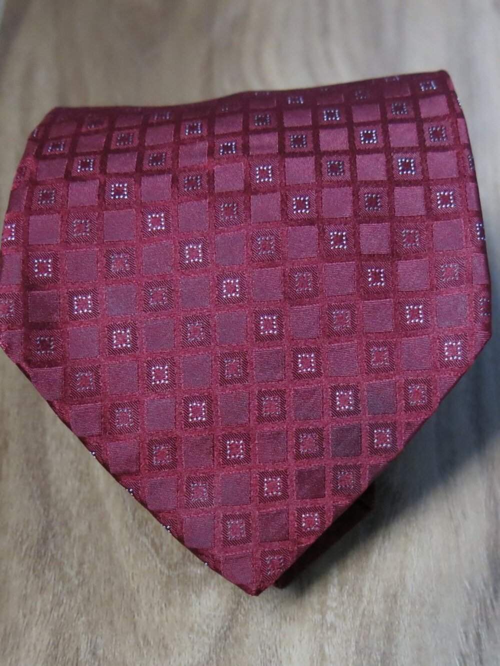 DKNY Donna Karan Textured Geometric Grid Pattern 100% Silk Men's Vintage Necktie